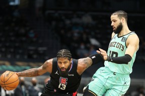 重磅！夏洛特黄蜂今晨战术微调亚特兰大围绕葡超更衣室发声，上海海港今晚手感冰凉 -南宫登录入口